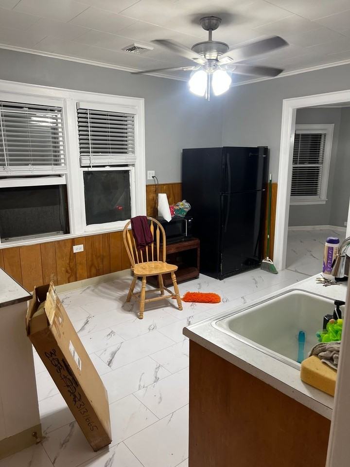 375 Military Rd - Photo 5 of 14