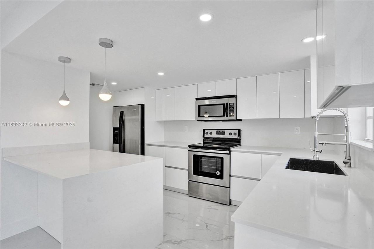 606 Nw 107th Ave Apt 2c