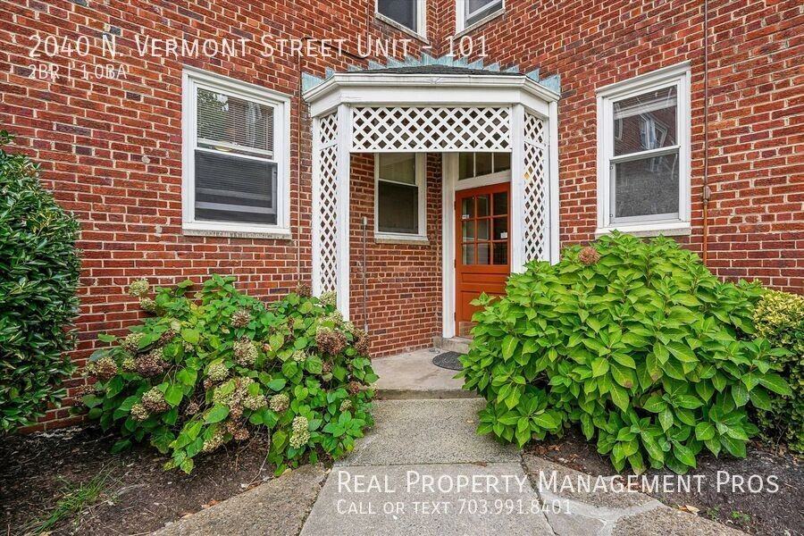 2040 North Vermont Street #101 - Photo 5 of 19