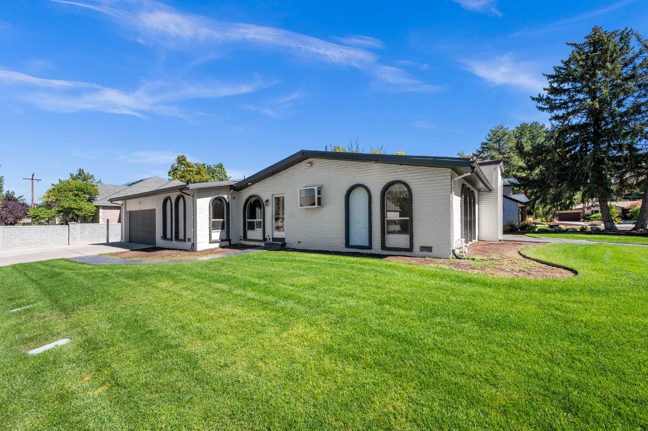 1839 E Cottonwood Club Cir #NA - Photo 3 of 31