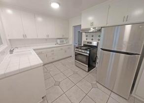839 S Plymouth Blvd #5 - Photo 1 of 1