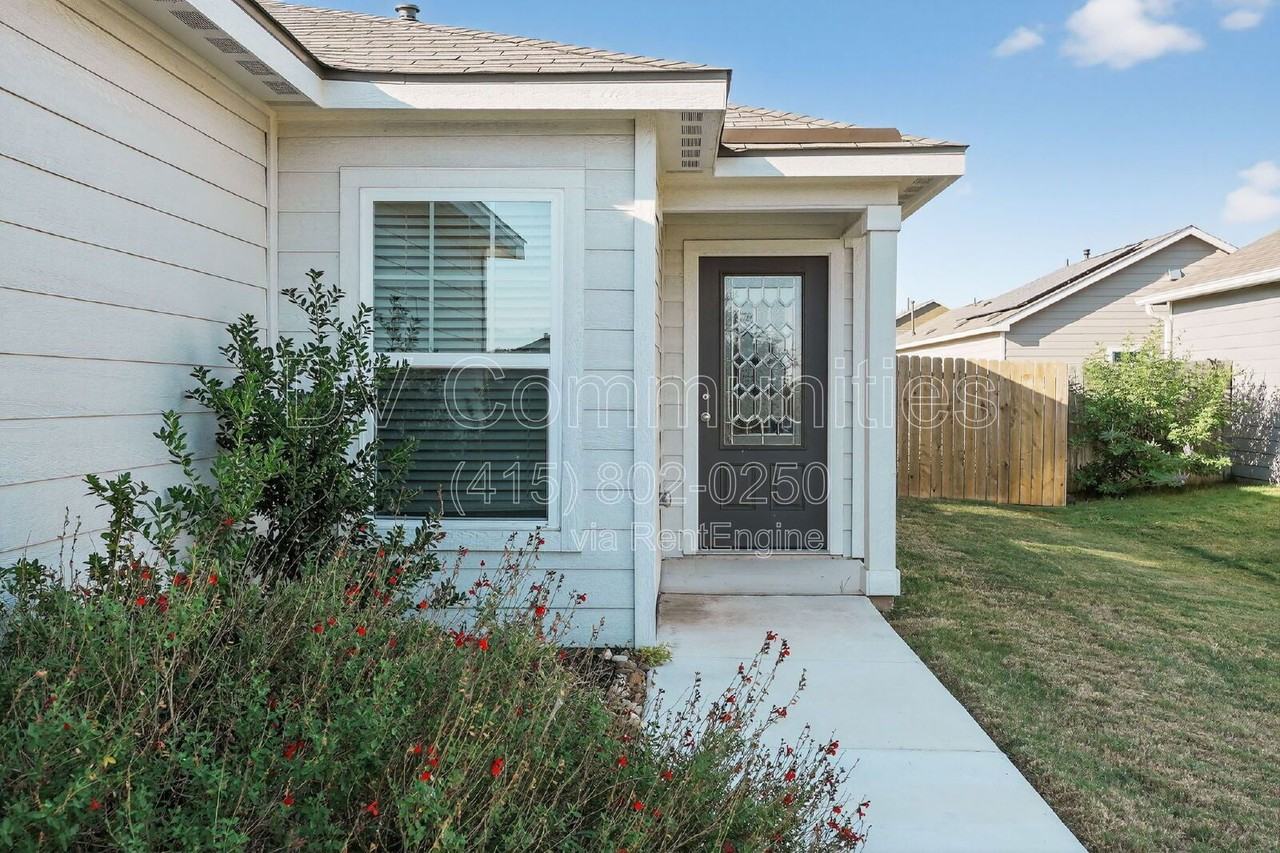 582 Gabbro Gardens - Photo 3 of 22