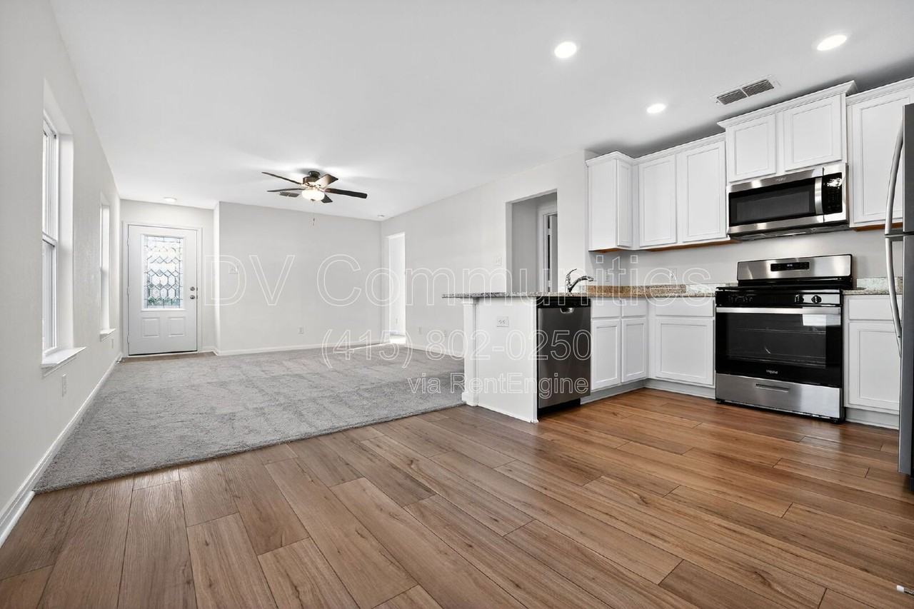 582 Gabbro Gardens - Photo 4 of 22