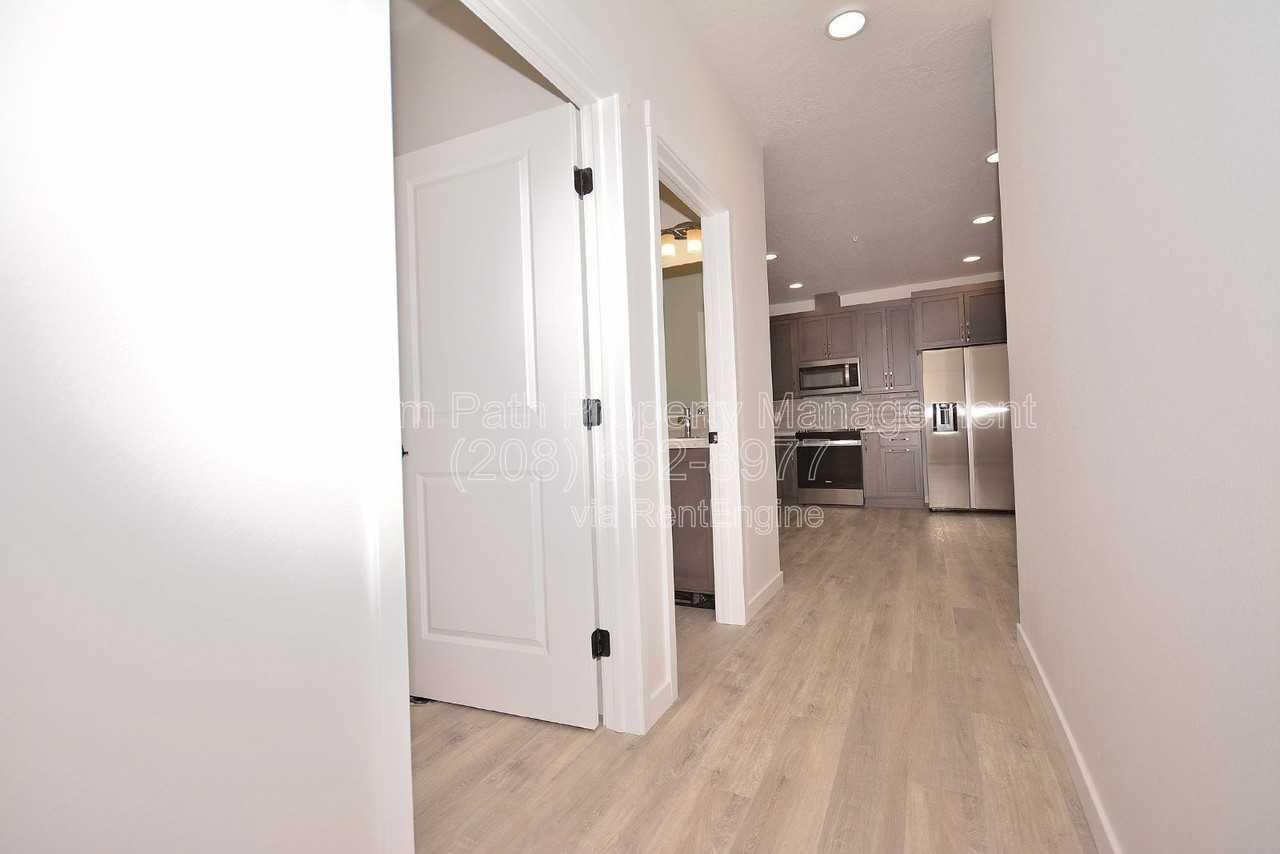 6510 N Atlas Rd #206 - Photo 3 of 17
