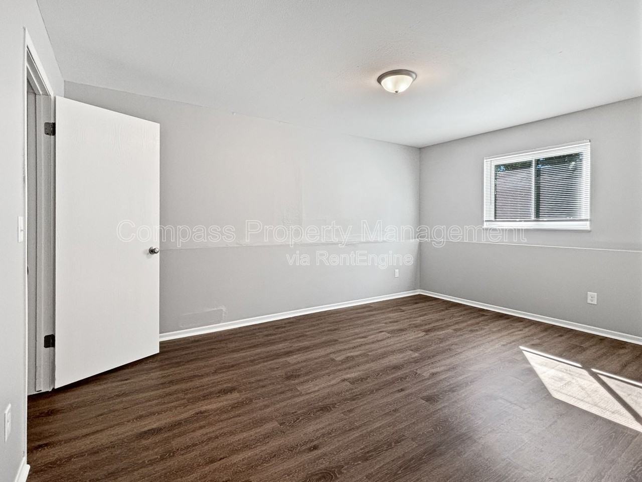 1018 Abbey Ct #3 - Photo 2 of 5