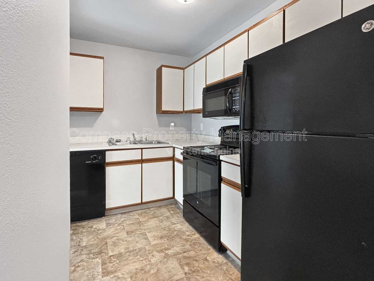 1018 Abbey Ct #3 - Photo 5 of 5
