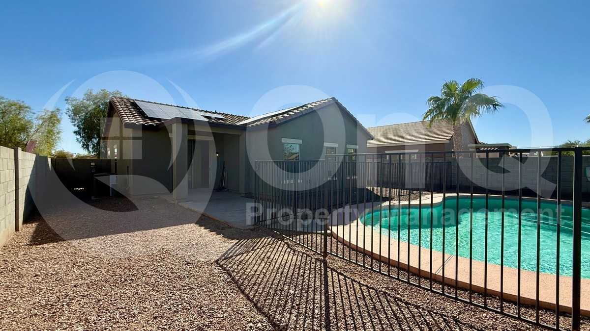 25650 W Burgess Ln - Photo 3 of 21