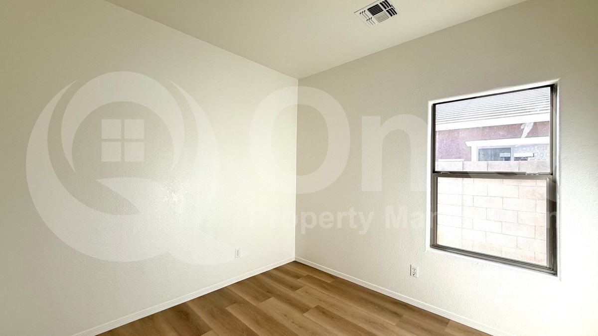 25650 W Burgess Ln - Photo 7 of 21