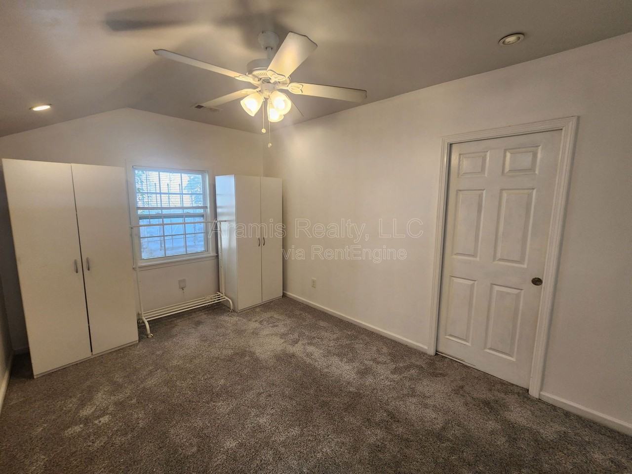 1064 Curran St Nw #D - Photo 5 of 9