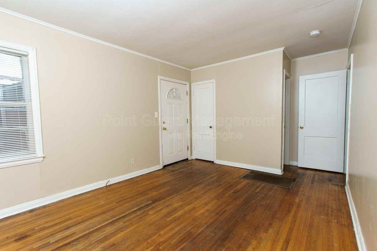 1722 N Holyoke Ave #4 - Photo 3 of 10