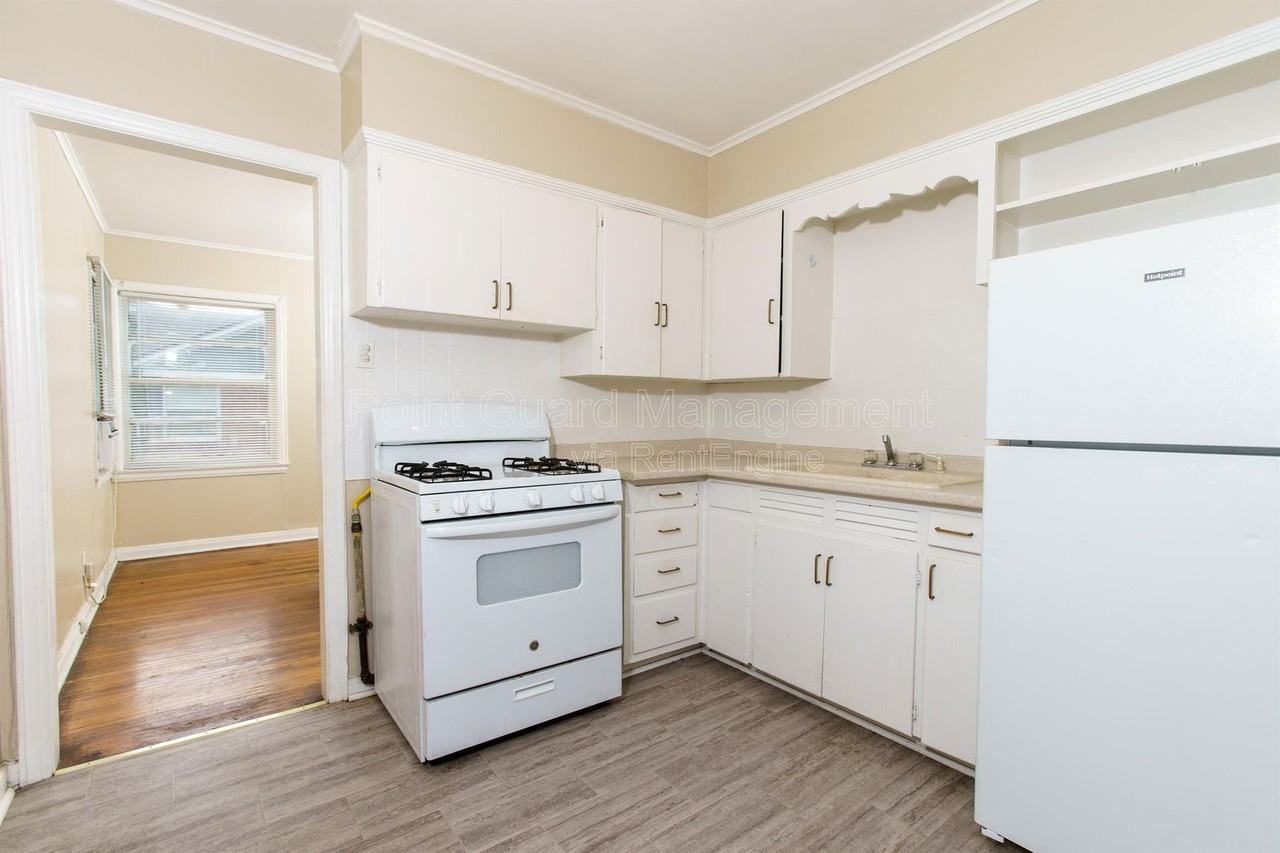 1722 N Holyoke Ave #4 - Photo 2 of 10