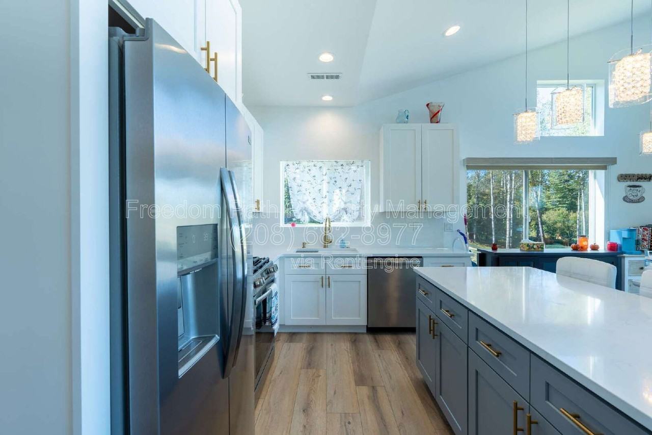 925 Comeback Bay Ln - Photo 5 of 35