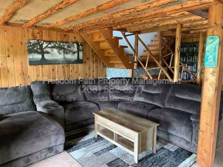 298 Woods Rd - Photo 4 of 28