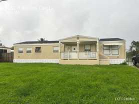 3082 Hibiscus Cir - Photo 1 of 1