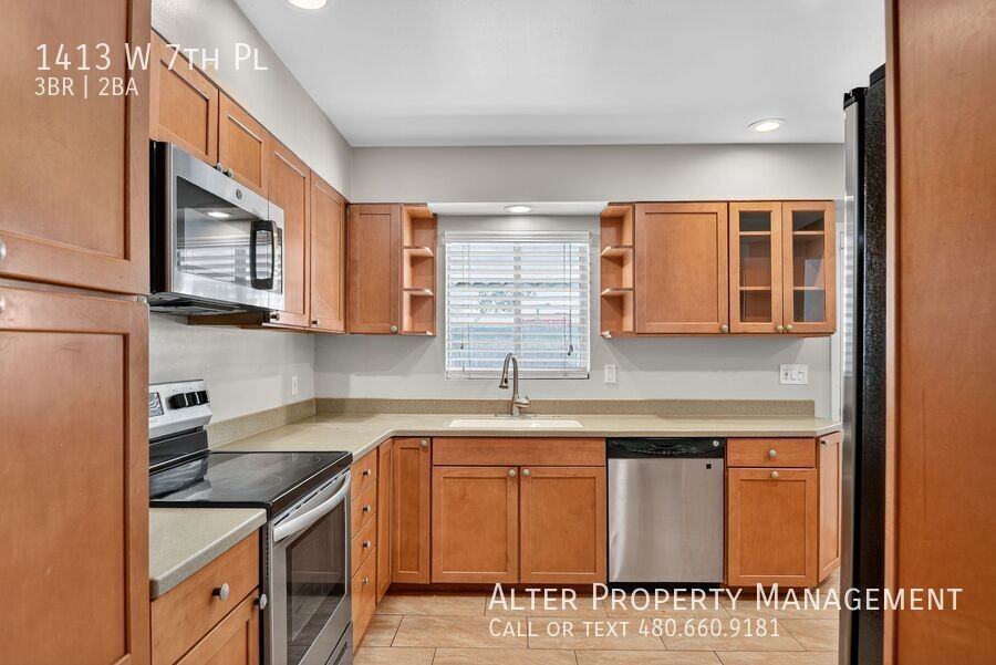 1413 West 7th Place - Photo 6 of 16