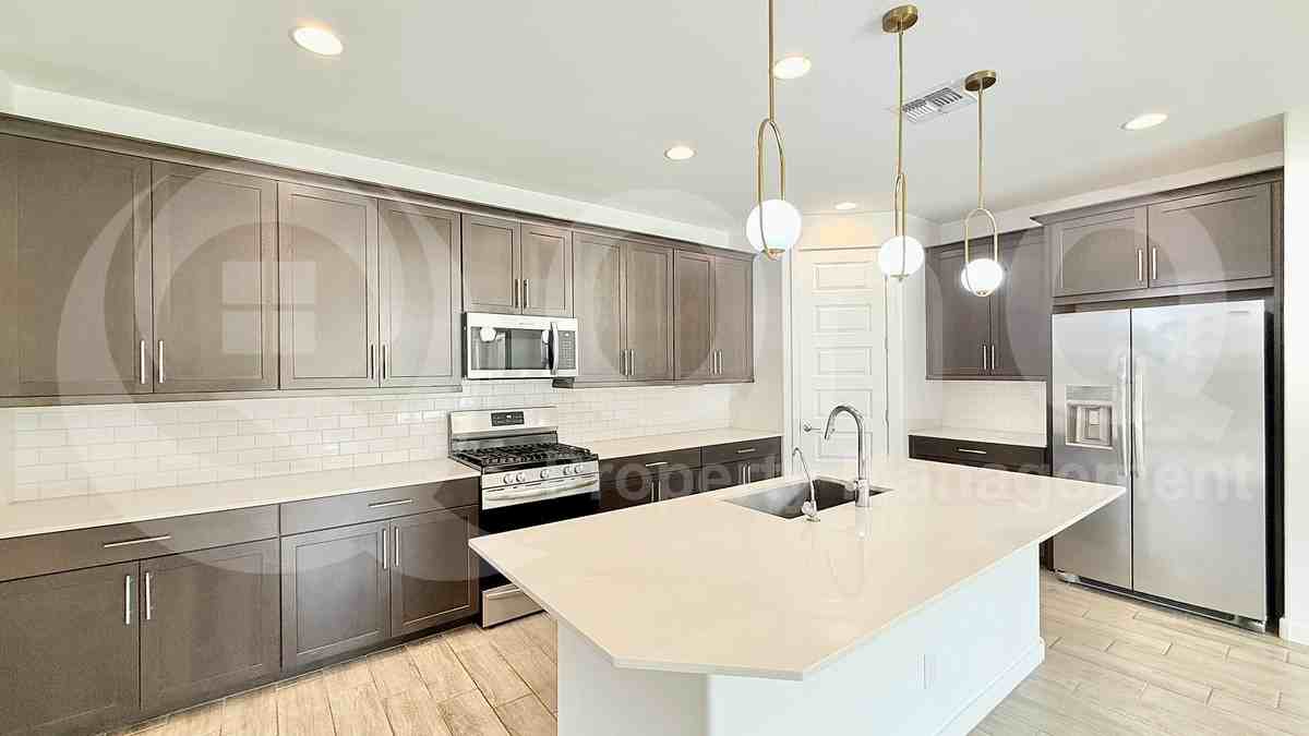 1623 West Estes Way - Photo 3 of 24