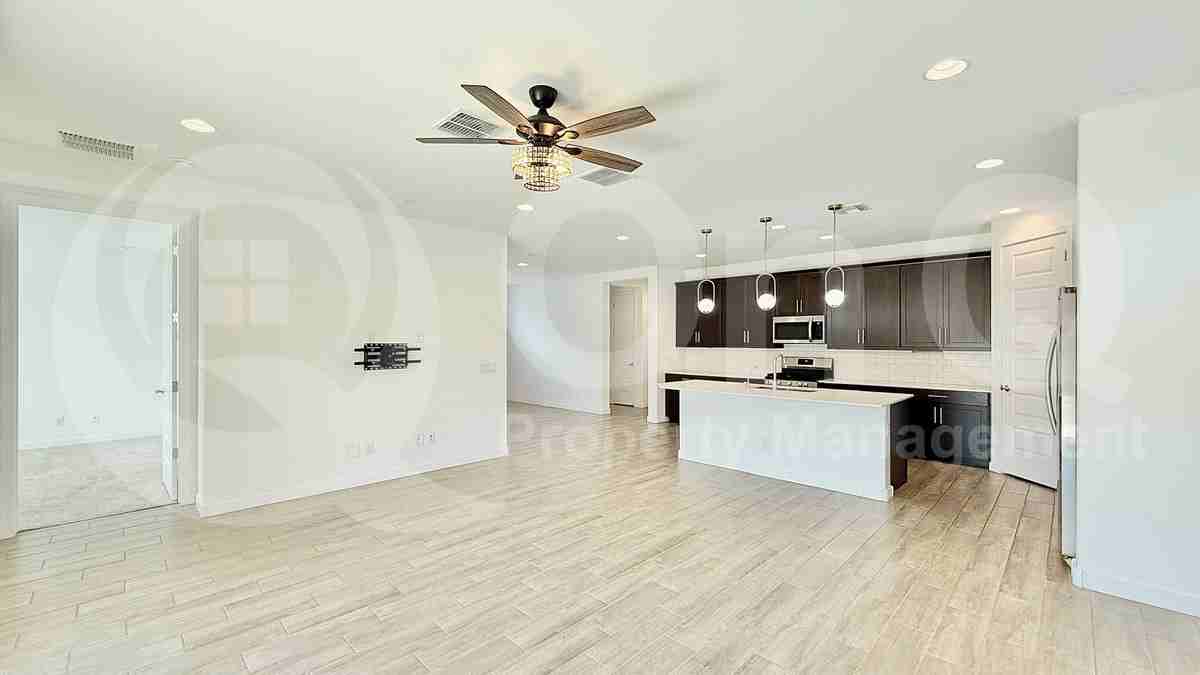 1623 West Estes Way - Photo 5 of 24