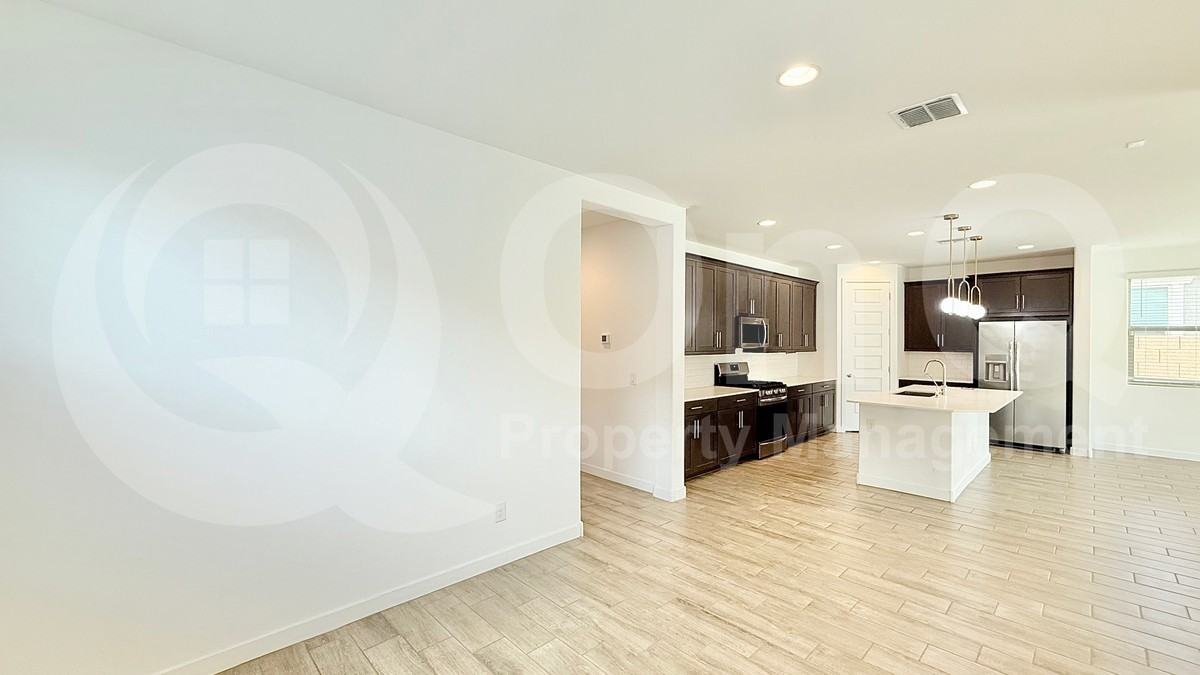 1623 West Estes Way - Photo 6 of 24