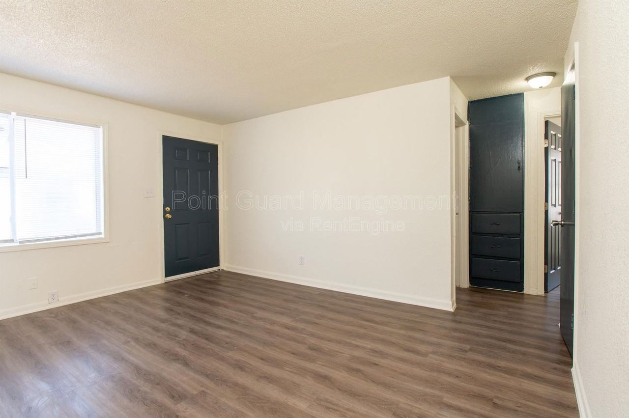 5316 E Lincoln St #5316L - Photo 5 of 21