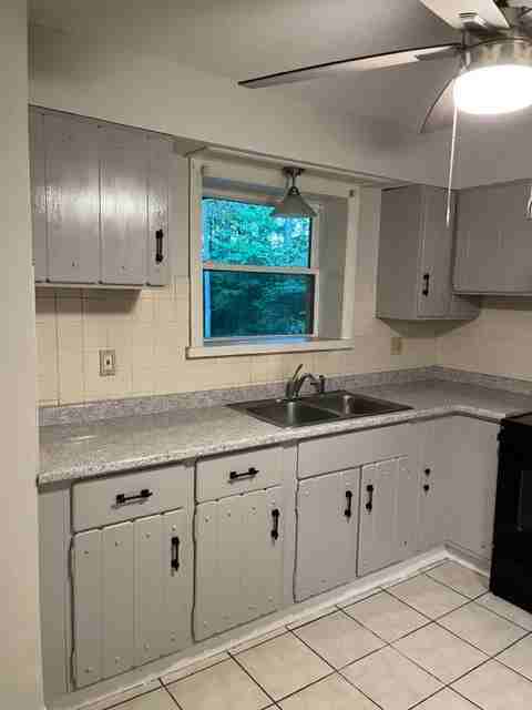 8 Andre Dr #3 - Photo 3 of 13