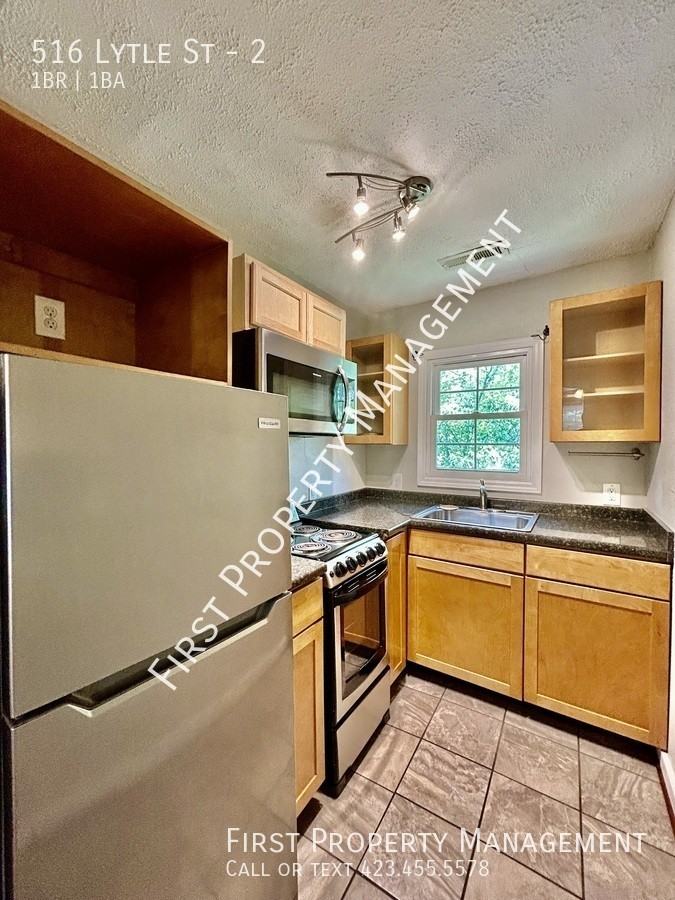 516 Lytle St #2 - Photo 5 of 11