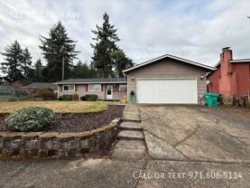 921 Ne 178th Ave - Photo 1 of 1
