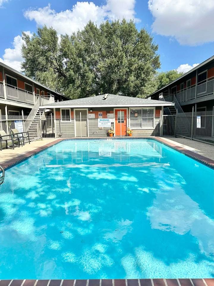 Sungate Apartments - Photo 5 of 20