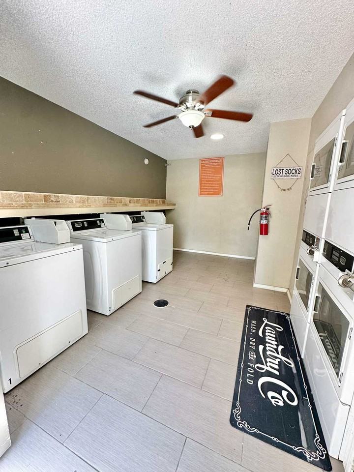 Sungate Apartments - Photo 7 of 20