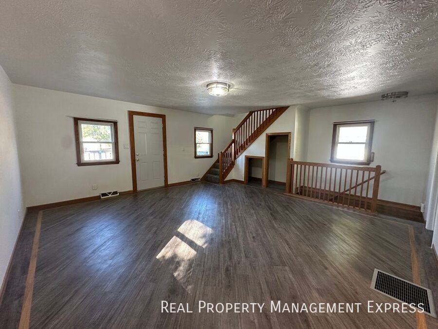 312 South 1st Avenue - Photo 5 of 26