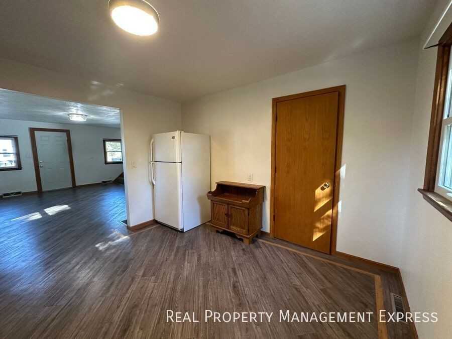 312 South 1st Avenue - Photo 7 of 26