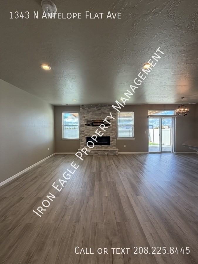 1343 N Antelope Flat Ave - Photo 3 of 17