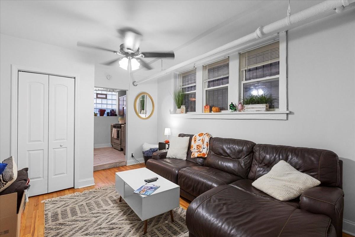 442 W Arlington Pl #GDN - Photo 3 of 11