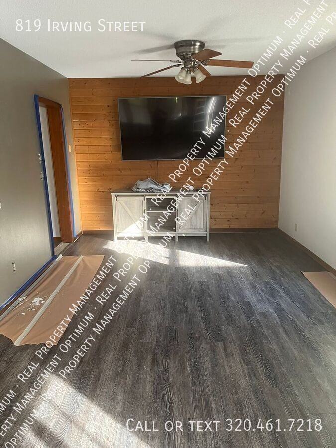 819 Irving St - Photo 7 of 23