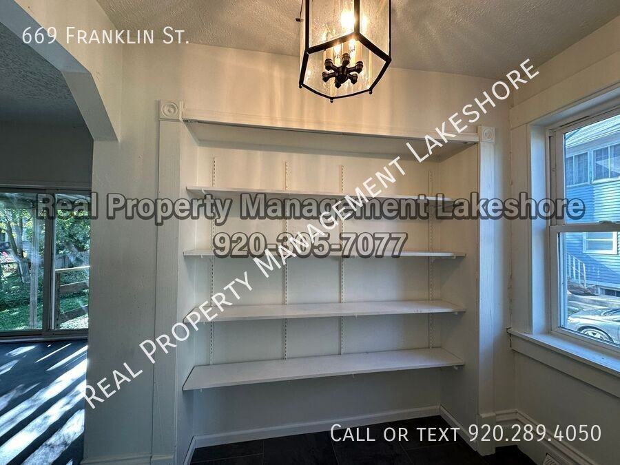 669 Franklin St - Photo 4 of 25