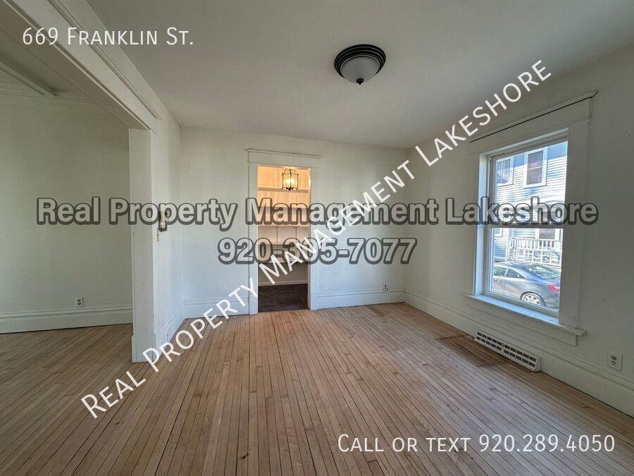 669 Franklin St - Photo 5 of 25