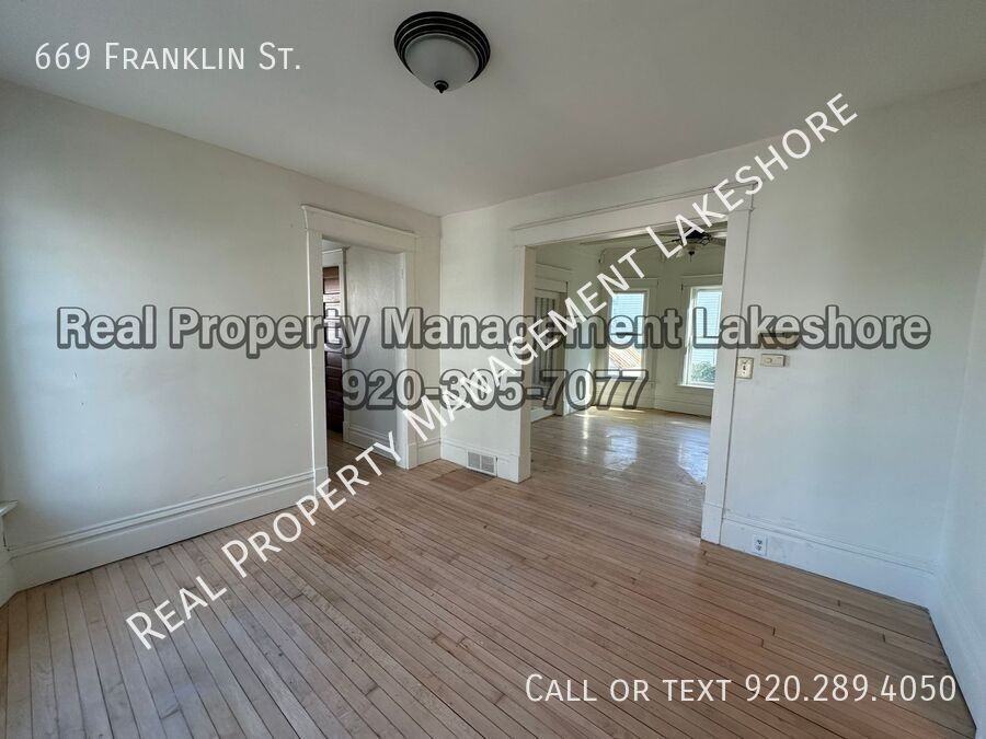 669 Franklin St - Photo 7 of 25