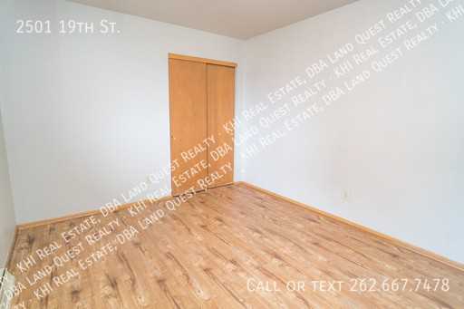 2501 19th St - Photo 3 of 5