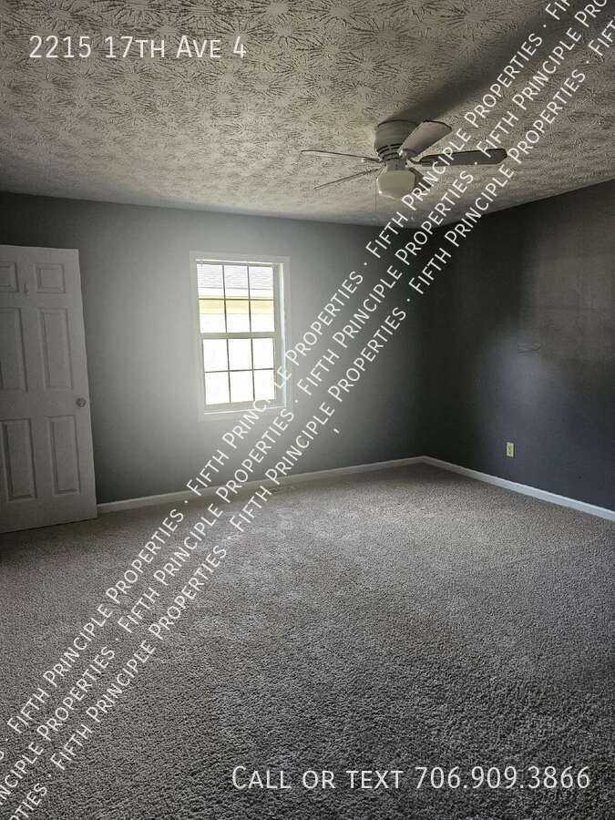 2215 17th Ave - Photo 4 of 8