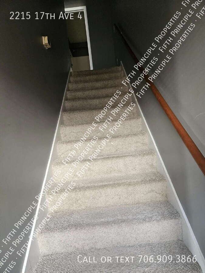 2215 17th Ave - Photo 7 of 8