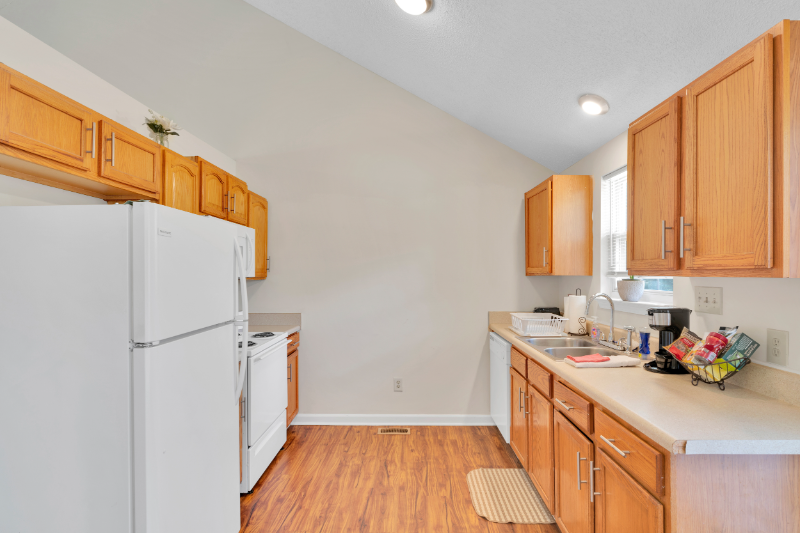 1216 Eagle Ridge Drive - Photo 4 of 24