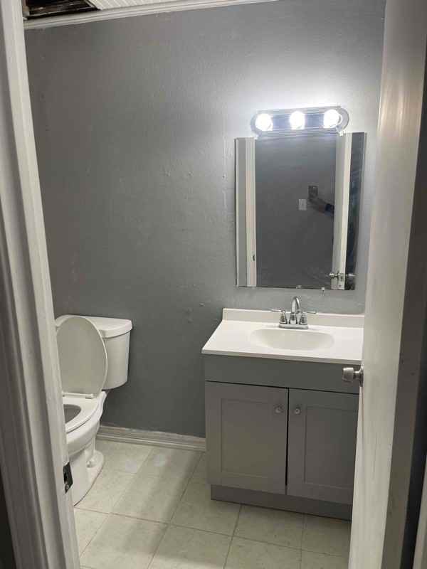 406 Scotsdale St - Photo 5 of 13