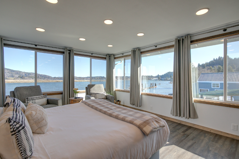 1015 Robert Bush Dr #2 - Photo 3 of 7