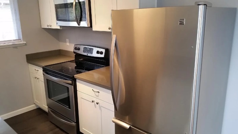 1610 S Kent Des Moines Rd #C - Photo 2 of 15