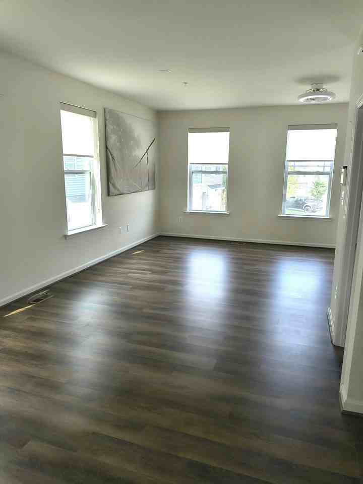 235 Jenkins Way - Photo 3 of 23