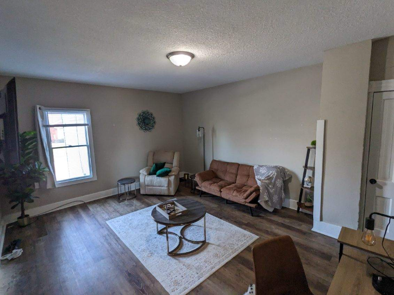 902 W Locust St #904 - Photo 4 of 17