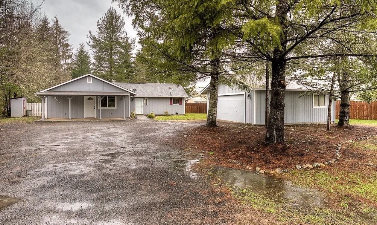 207 Northeast Nikki Lane - Photo 2 of 19