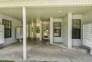 featured image of 405 River Rd