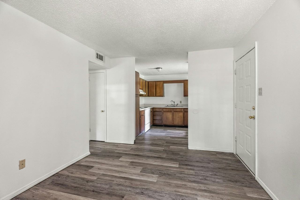 405 River Rd, Unit A3 - Photo 4 of 7