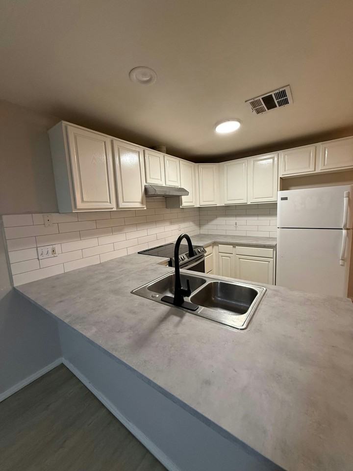 1926 Haskell Road, Unit 3 - Photo 3 of 12