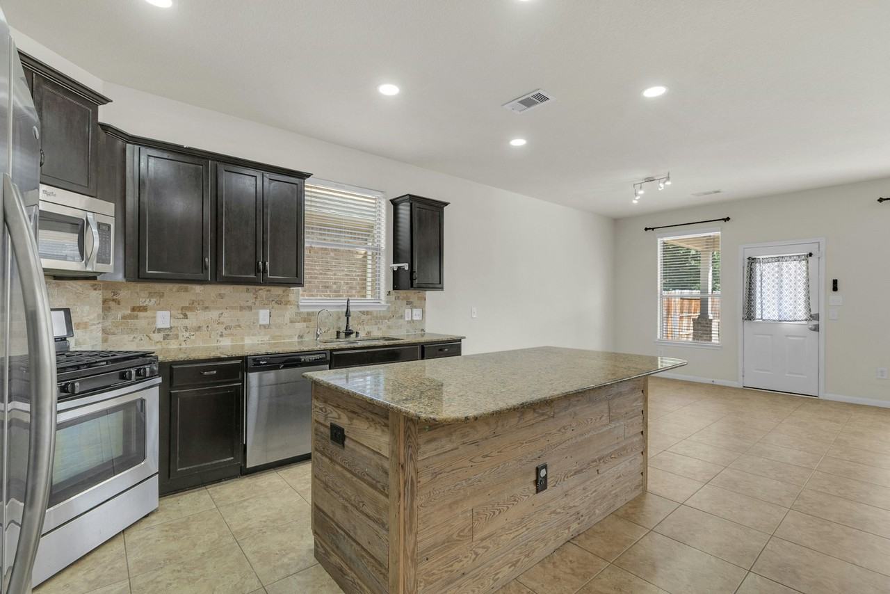 19239 Midnight Glen Drive - Photo 3 of 28